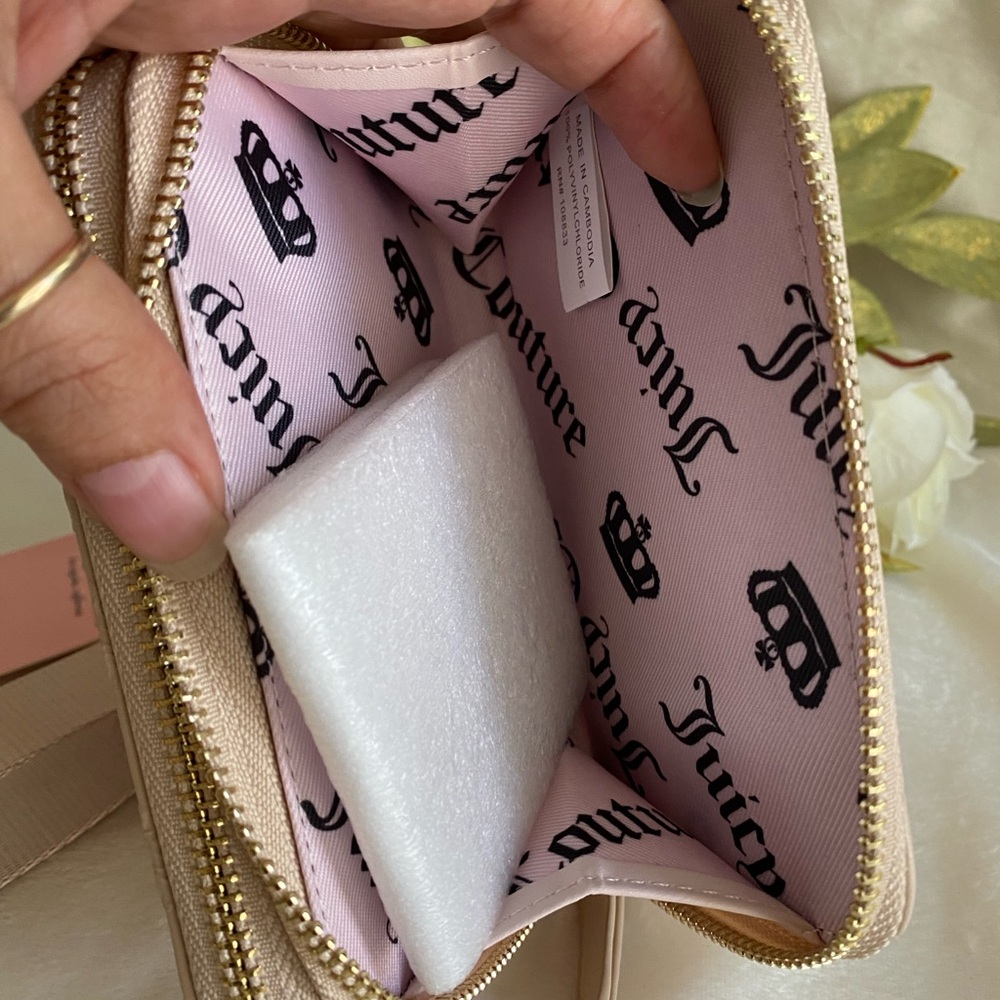 Juicy Couture Beige Wallet - Picture 11 of 12